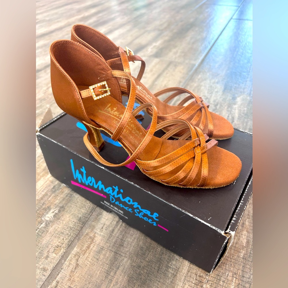 IDS Latin/Rhythm Flavia Dance Shoes